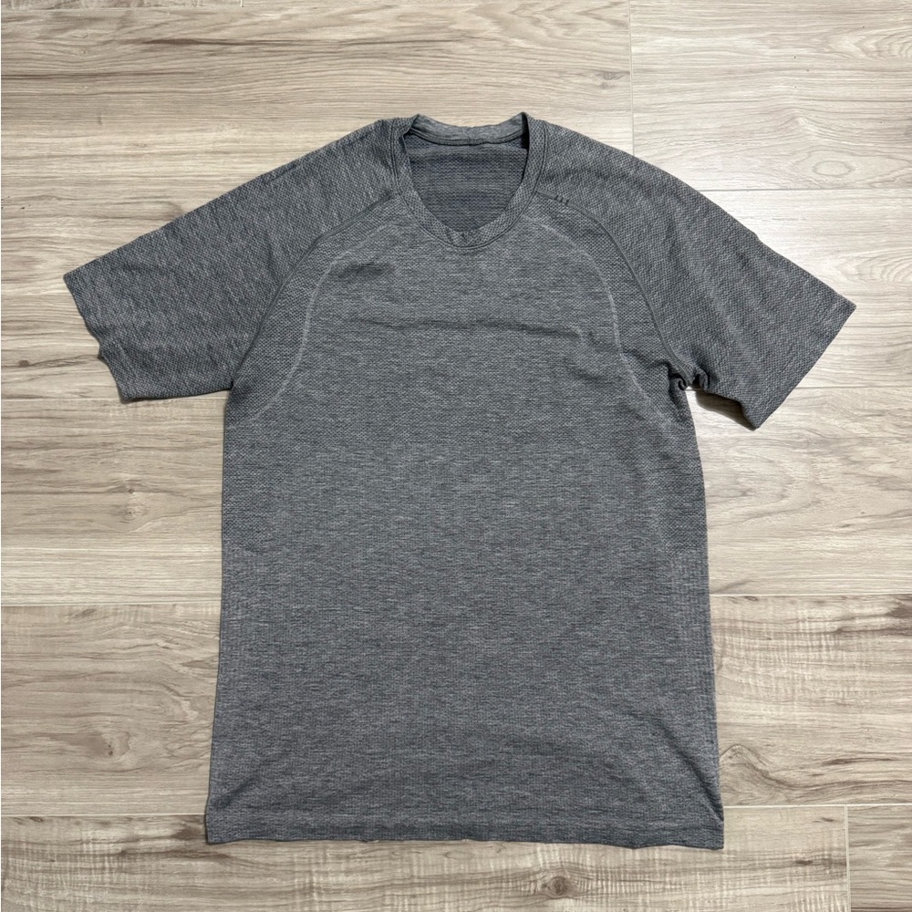 Mens Lululemon Grey T-Shirt Used